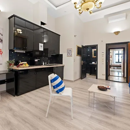 דירה Three-bedroom Collection - Modern, Cozy & Chic