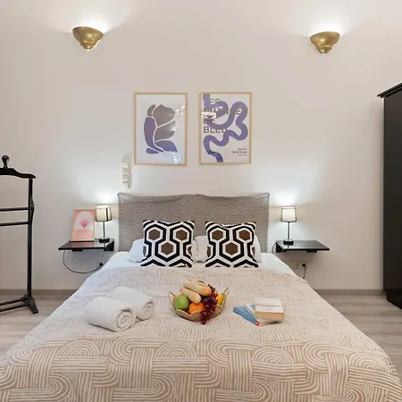 Three-bedroom Collection - Modern, Cozy & Chic דירה בודפשט
