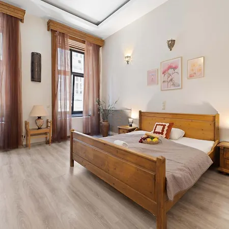 דירה Three-bedroom Collection - Modern, Cozy & Chic *