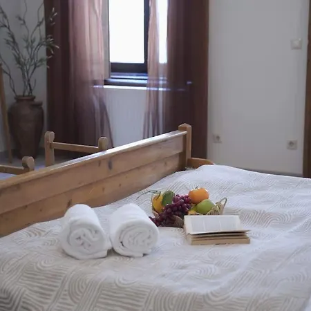 Three-bedroom Collection - Modern, Cozy & Chic דירה