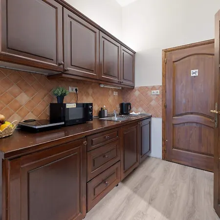 Three-bedroom Collection - Modern, Cozy & Chic * בודפשט